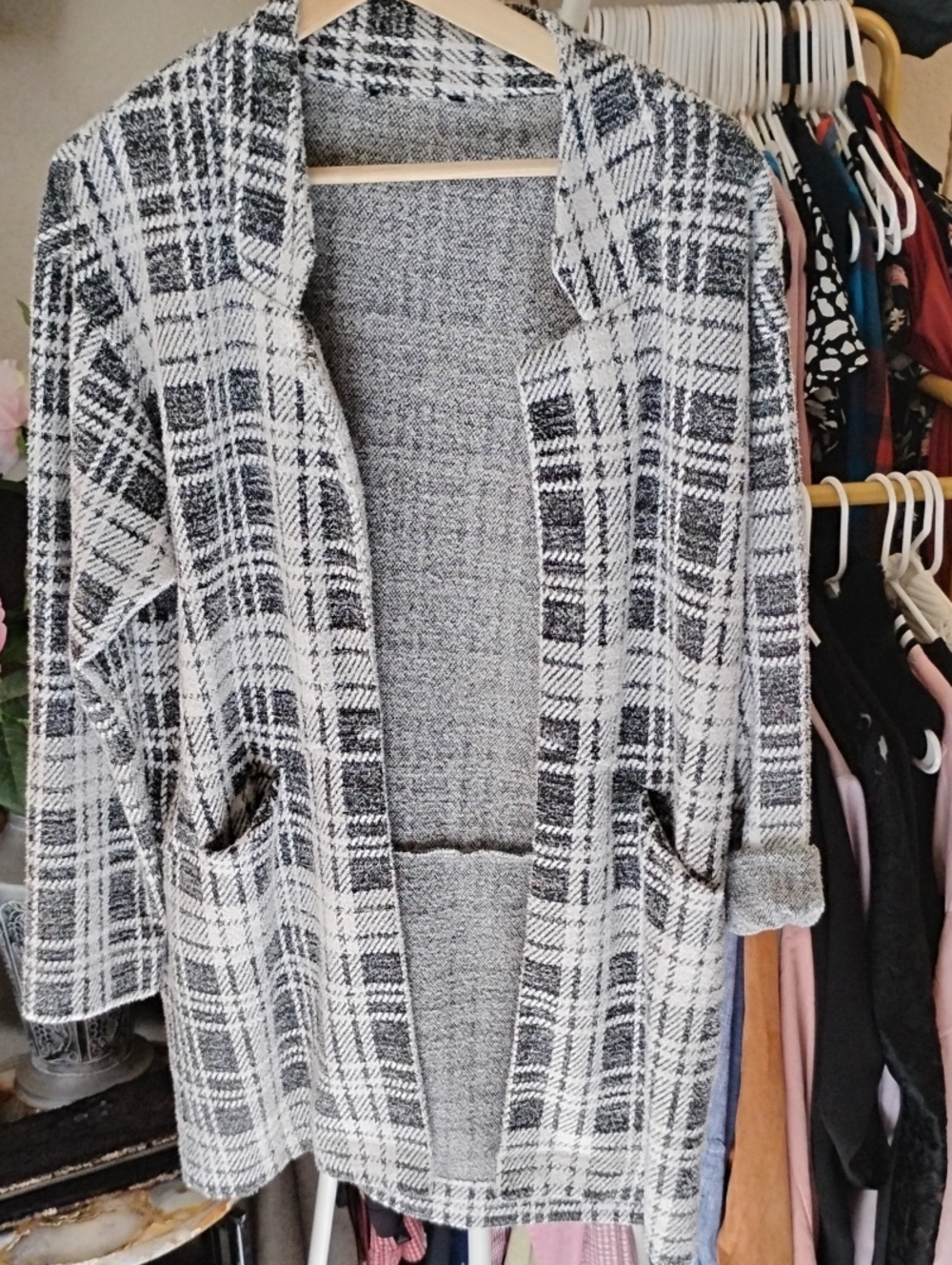 Black and White Plaid Sweater Blazer - Picture 3 of 6